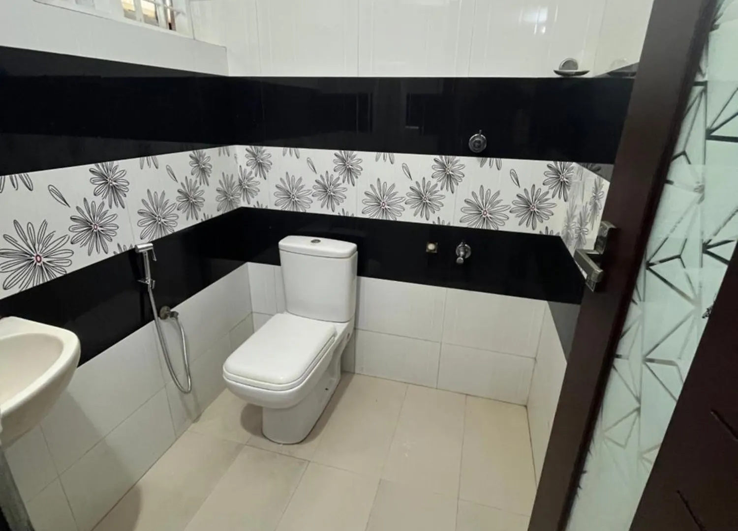 Luxura Heaven Διαμέρισμα Kochi Δωμάτια σε οικογενειακή κατοικία