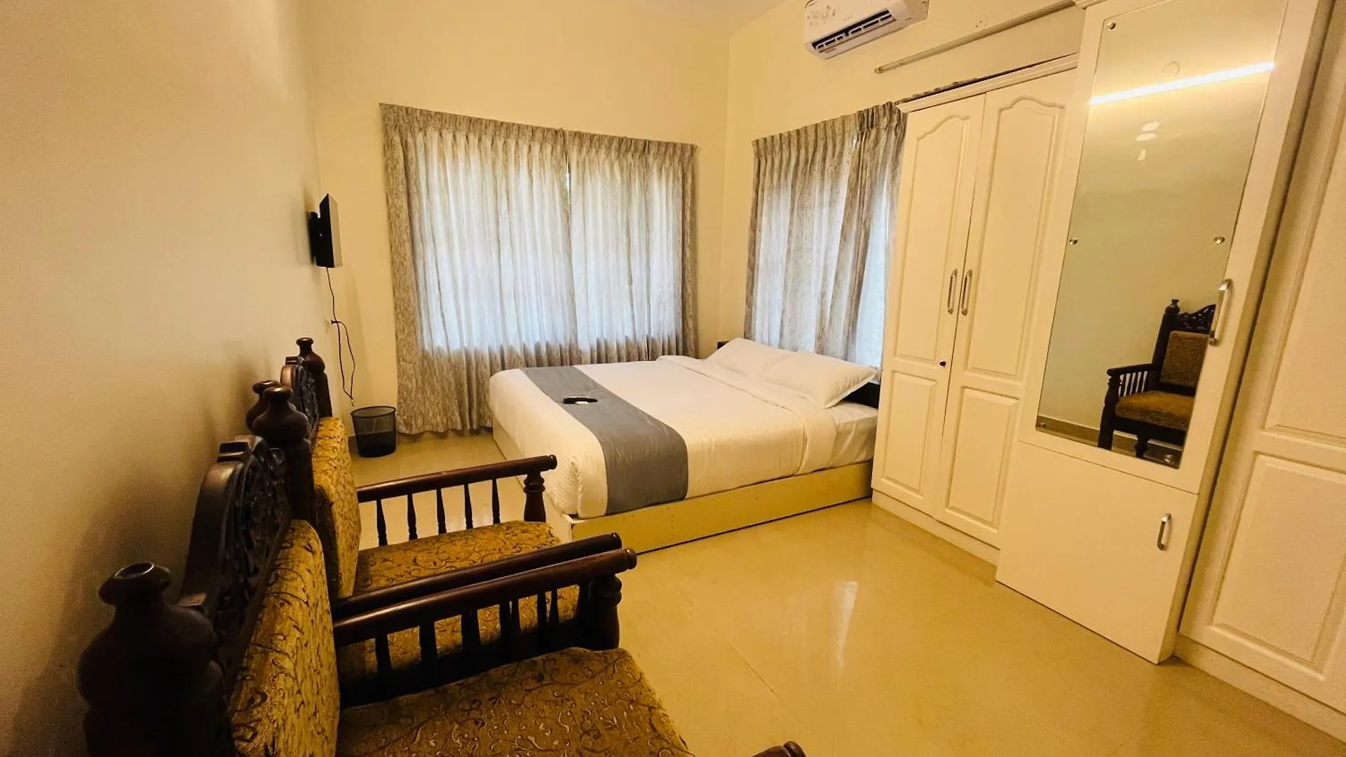 Luxura Heaven Διαμέρισμα Kochi Δωμάτια σε οικογενειακή κατοικία